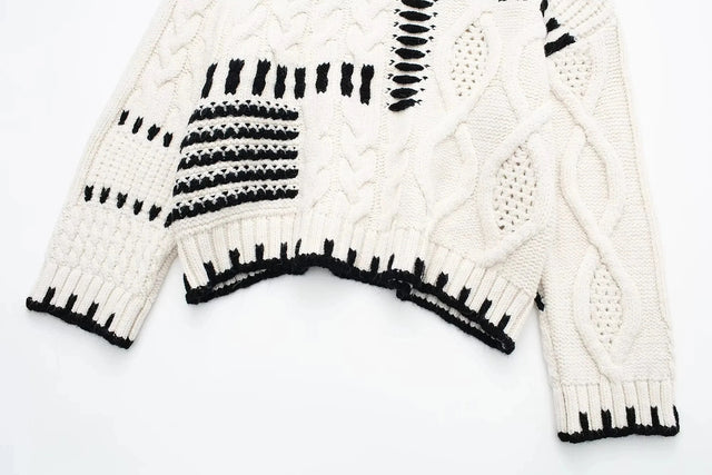 MONOCHROME KNIT SWEATER