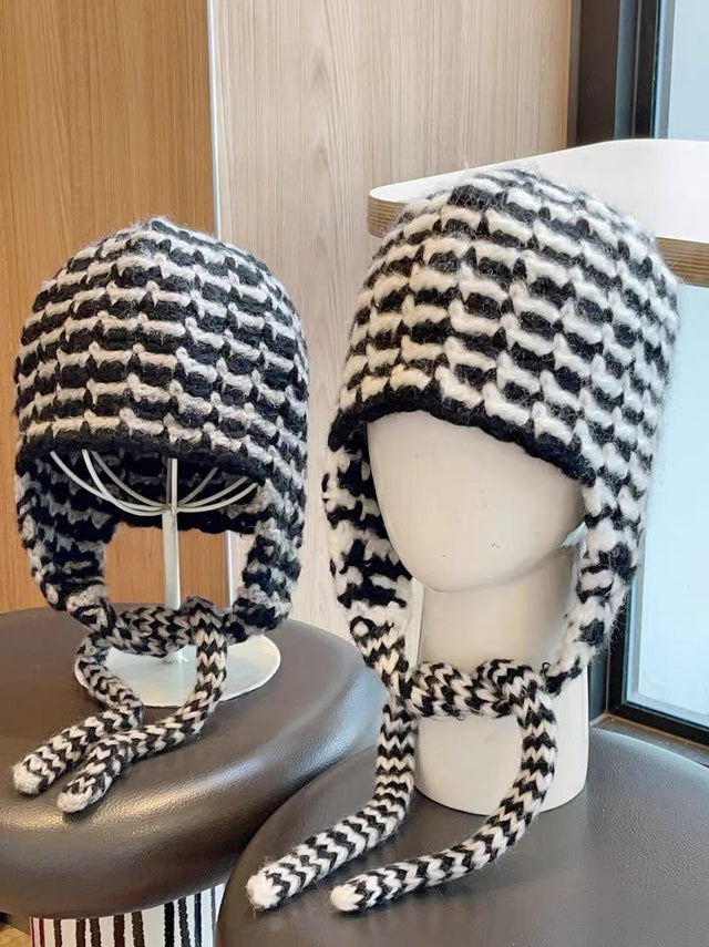Dee Tassel Knit Hat