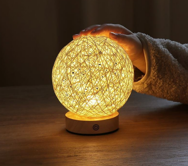 Ratten Ball Lamp