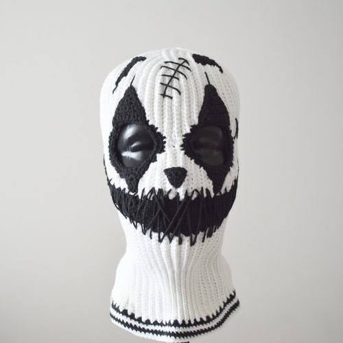 HOLLOW KNIT FACE MASK